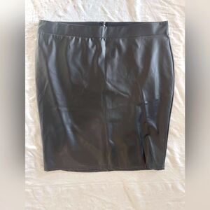 TORRID 4X Black faux leather pencil skirt